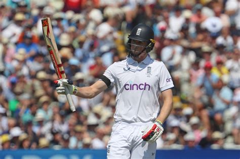 Zak Crawley acknowledges his half-century | ESPNcricinfo.com