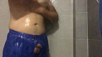 Vắt súng và lựu ạn ngang lưng quần XVIDEOS