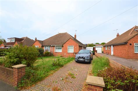 4 Bed Semi Detached Bungalow For Sale In Clare Road Stanwell Staines