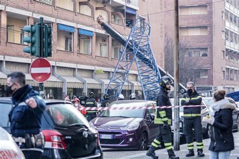 Tragedia A Torino Crollano Due Gru In Un Cantiere Edile Tre Morti