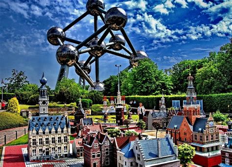 Atomium - What to do around [Mini-Europe • Oceade • Planetarium]: a ...