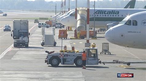 Milano L Aeroporto Di Linate Riapre Il Luglio Tgcom