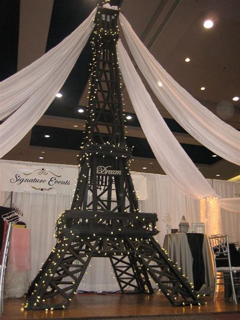 Eiffel Tower Wedding Centerpieces