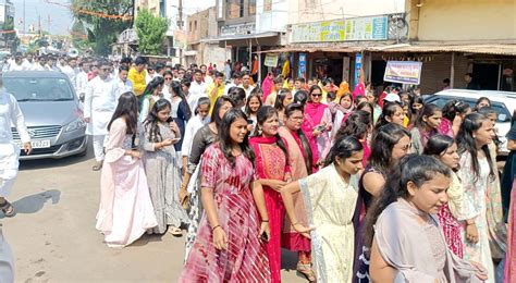 भगवान महावीर जन्म कल्याणक महोत्सव पर निकली भव्य शोभायात्रा