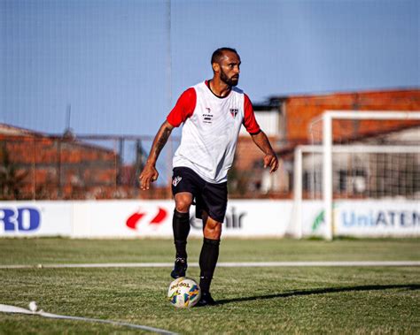 Lincoln projeta estreia do Ferroviário contra o Figueirense