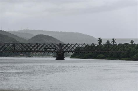 Vista Da Hist Rica Ponte De Ferro Domo Pedro Ii Foto Premium