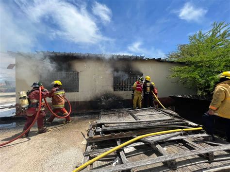 MUNICIPIO CABIMAS Bomberos de Cabimas controló conato de incendio