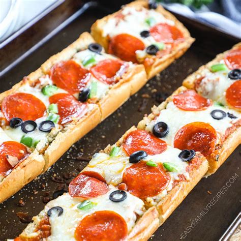 Garlic Bread Pizza · Easy Family Recipes