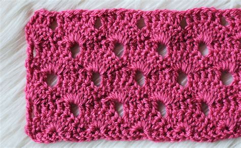 THNLife - How to Crochet the Modified Shell Stitch | Brianna Iaropoli