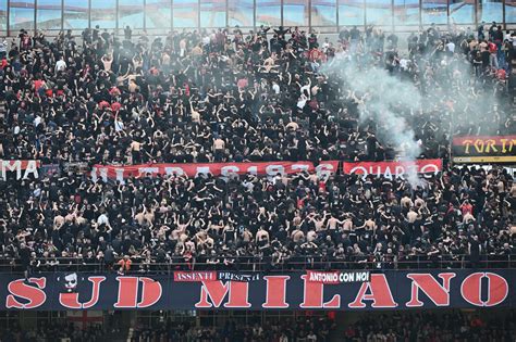 Milan La Curva Protesta Contro Il Genoa Sciopero Del Tifo