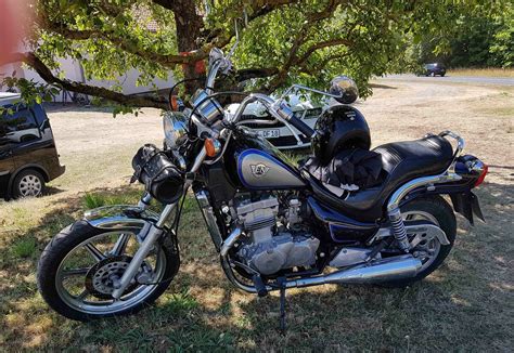 Kawasaki gesehen auf dem Ausstellungsgelände beim Oldtimertreffen in