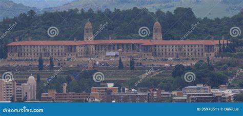 Nelson Mandela editorial photo. Image of skyline, building - 35973511