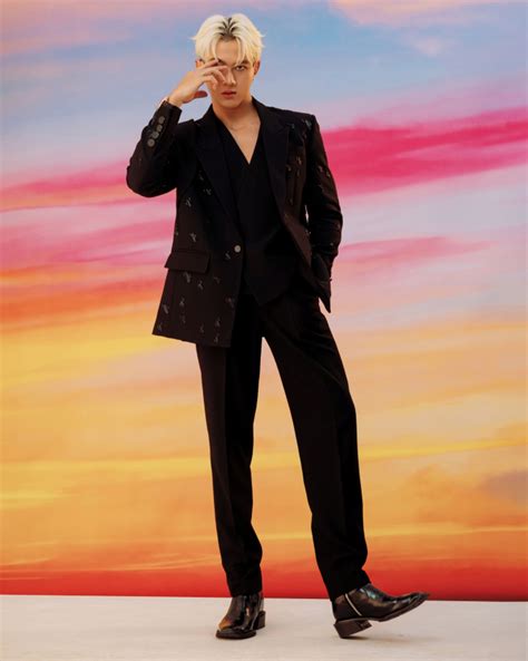 2 hot boy 6 múi mới của Mai Ngô là ai