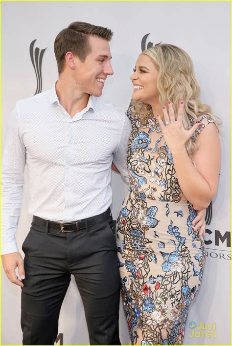 Lauren Alaina Couldn't Stop Flashing Her Engagement Ring at ACM Honors 2018 | Photo 1180395 ...