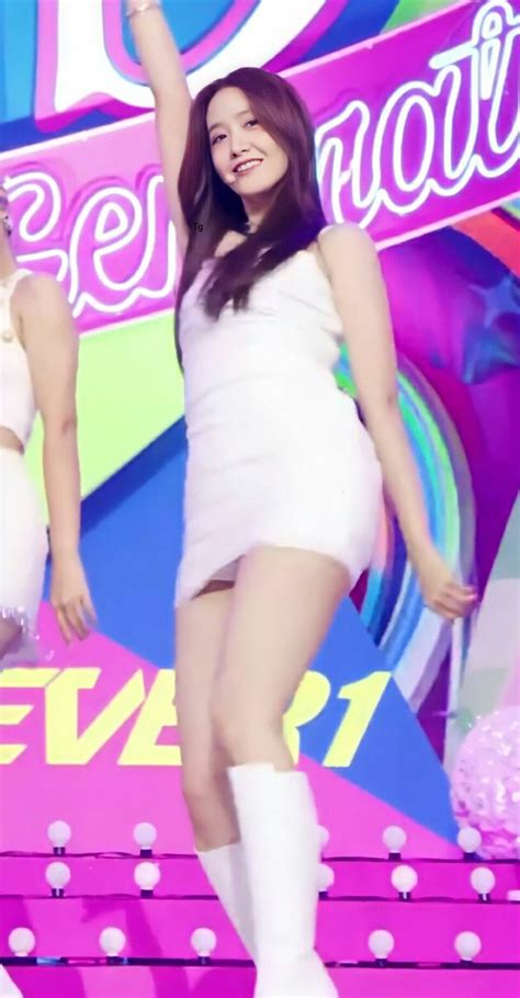 oleh Arkom Thaicharoen di Collage Item Pins