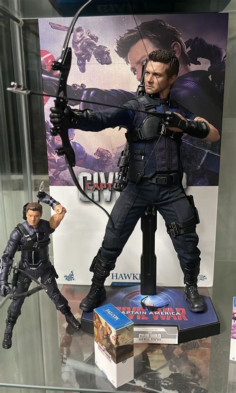 Hot Toys Hawkeye Civil War Hobbies Toys Collectibles Memorabilia