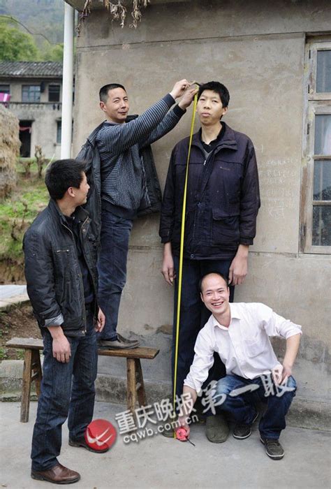 Wang Qiang The Tallest Man China Tall Guys Tall People Man