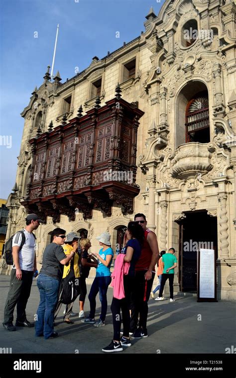 Archbishops Palace Of Lima At Plaza De Armas Square Fotograf As E