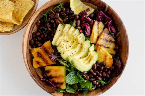 Grilled Pineapple Avocado Salad Bravabod