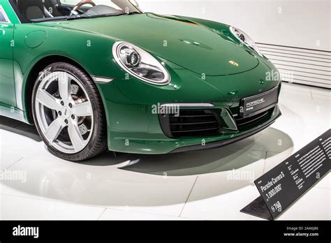 Stuttgart Germany Sep 2019 Irish Green Porsche 911 Carrera S 2017