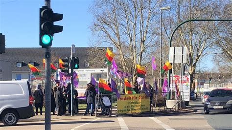 Kurden Demonstrieren Am T Rkischen Generalkonsulat In Essen