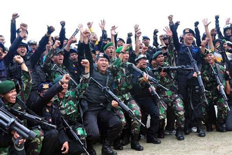 Panik Diserbu Tni Dan Polri Dua Kkb Tewas Dan Sisanya Melarikan Diri