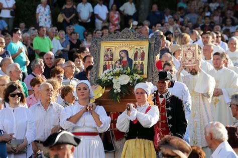 Galerija Rijeka Nadbiskup Ivan Dev I Predvodio Misno Slavlje U