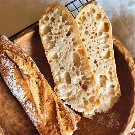 Vier Rezepte für Baguettes mit Sauerteig KRÜMELIG