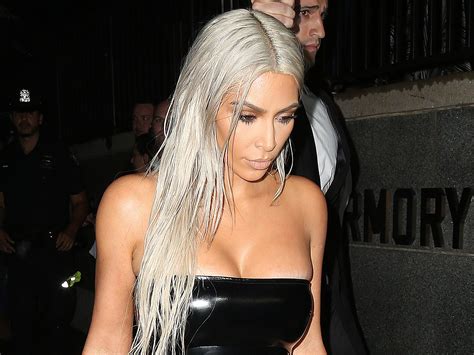 Kim Kardashian Has Blonde Hair Kim Kardashian Dyes Hair Platinum