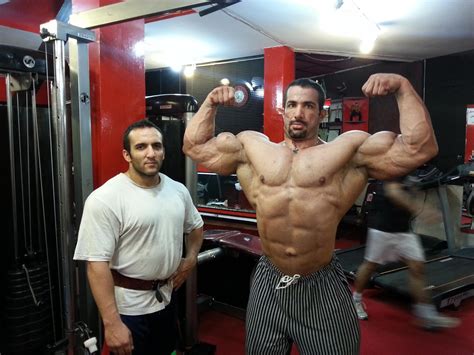 Muscle Lover Iranian Super Heavyweight Bodybuilder Mojtaba Notarki