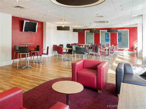 Travel guides explain the parking at Travelodge hotel Chelmsford 16