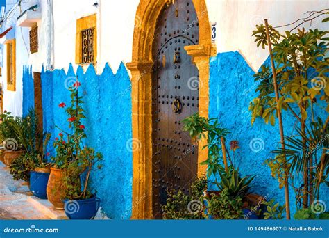 Rue Bleue Et Blanche Dans Le DES Oudaias De Kasbah Rabat Maroc Image