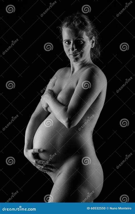 Donna Incinta Nuda In Bianco E Nero Fotografia Stock Immagine Di