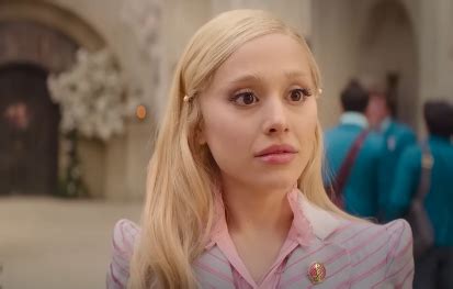 First Look Ariana Grande Jadi Glinda Di Film Wicked