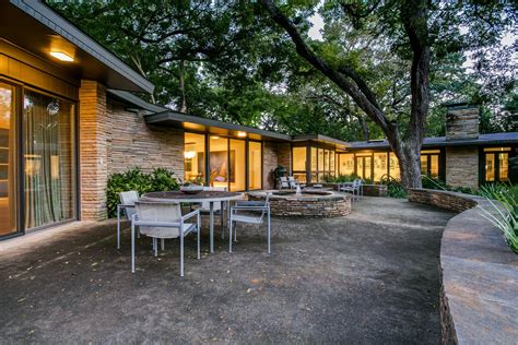 This Modern Ranch Style Home Near The Dallas Arts District Is On The