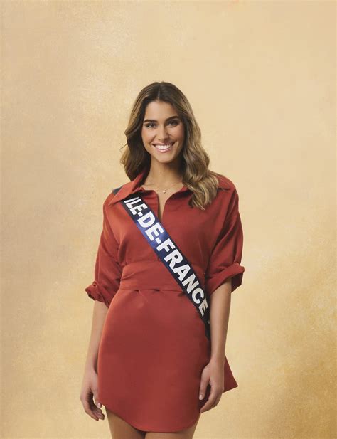 Les Portraits Officiels Des Candidates Miss France Miss Ile De France