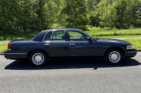 1999 Ford Crown Victoria LX 2 Barn Finds