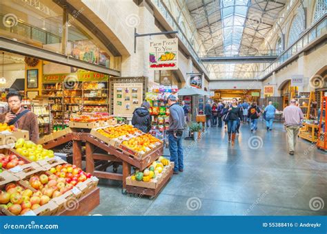 Hall Du March D Agriculteurs L Int Rieur Du B Timent De Ferry San