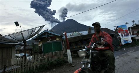 Indonezja Wulkan Sinabung Wci Gro Ny Podr E