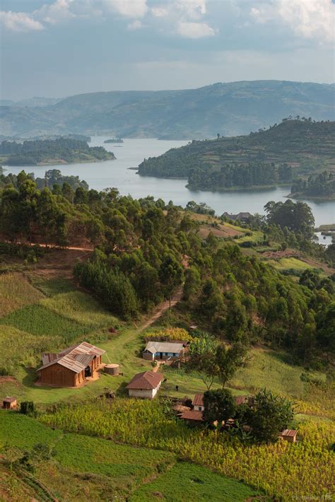 Image of Lake Bunyonyi View by Luka Esenko | 1002560