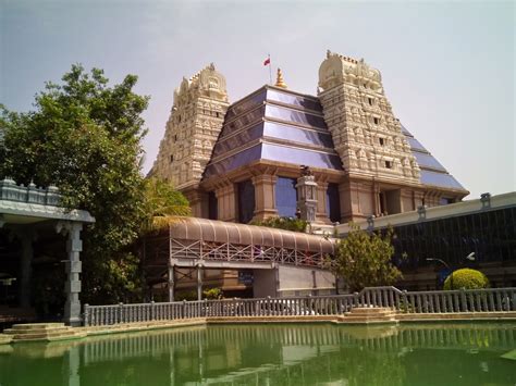 Full Day Private Tour Around Amazing Temples Of Bengaluru