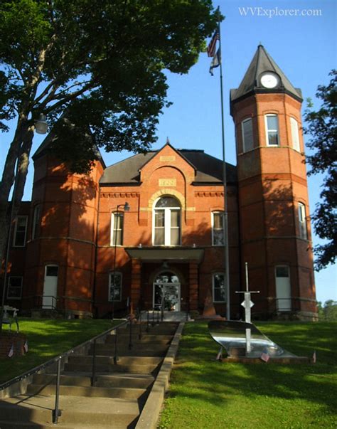 Putnam County Court House - West Virginia Explorer