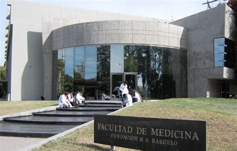 Fundacion Barceló - Melhor Universidade para os Brasileiros