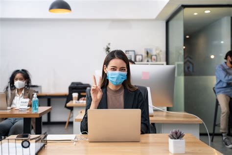 Kembali Bekerja Di Kantor Ini Keuntungan Manfaatkan Layanan Telemedisin