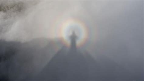 Rare Phenomenon On Mount Rainier Brocken Spectre Youtube