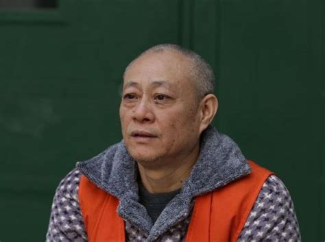 贪腐副市长：上百万的大额现金提回家让老婆保管