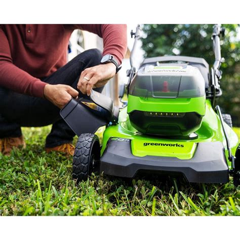 Greenworks Pro 60 Volt Max 21 In Cordless Self Propelled Lawn Mower Ah Lowes Greenworks 60v