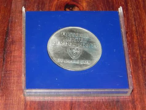 Medaille Bfc Dynamo Fu Ballmeister Der Ddr Jahre Ddr