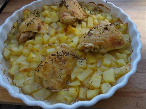 Hauts De Cuisses De Poulet Et Pommes De Terre En Sauce Au Four Hot