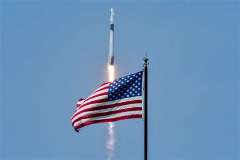 Con Una Cápsula Y Cohete Nuevo De Spacex La Nasa Y Estados Unidos